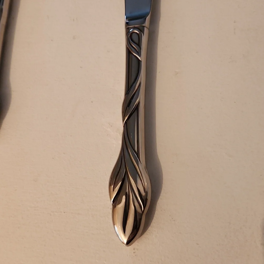8 Oneida Eden knives